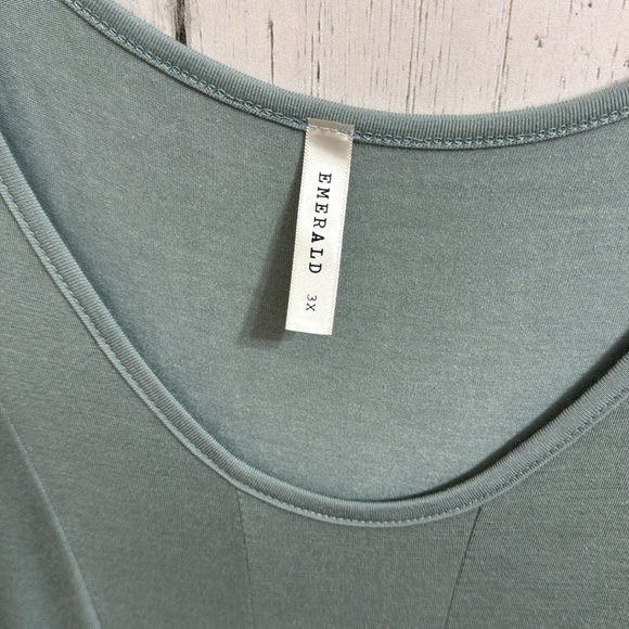 Emerald Cold Shoulder Asymmetrical Blouse - Picture 5 of 8